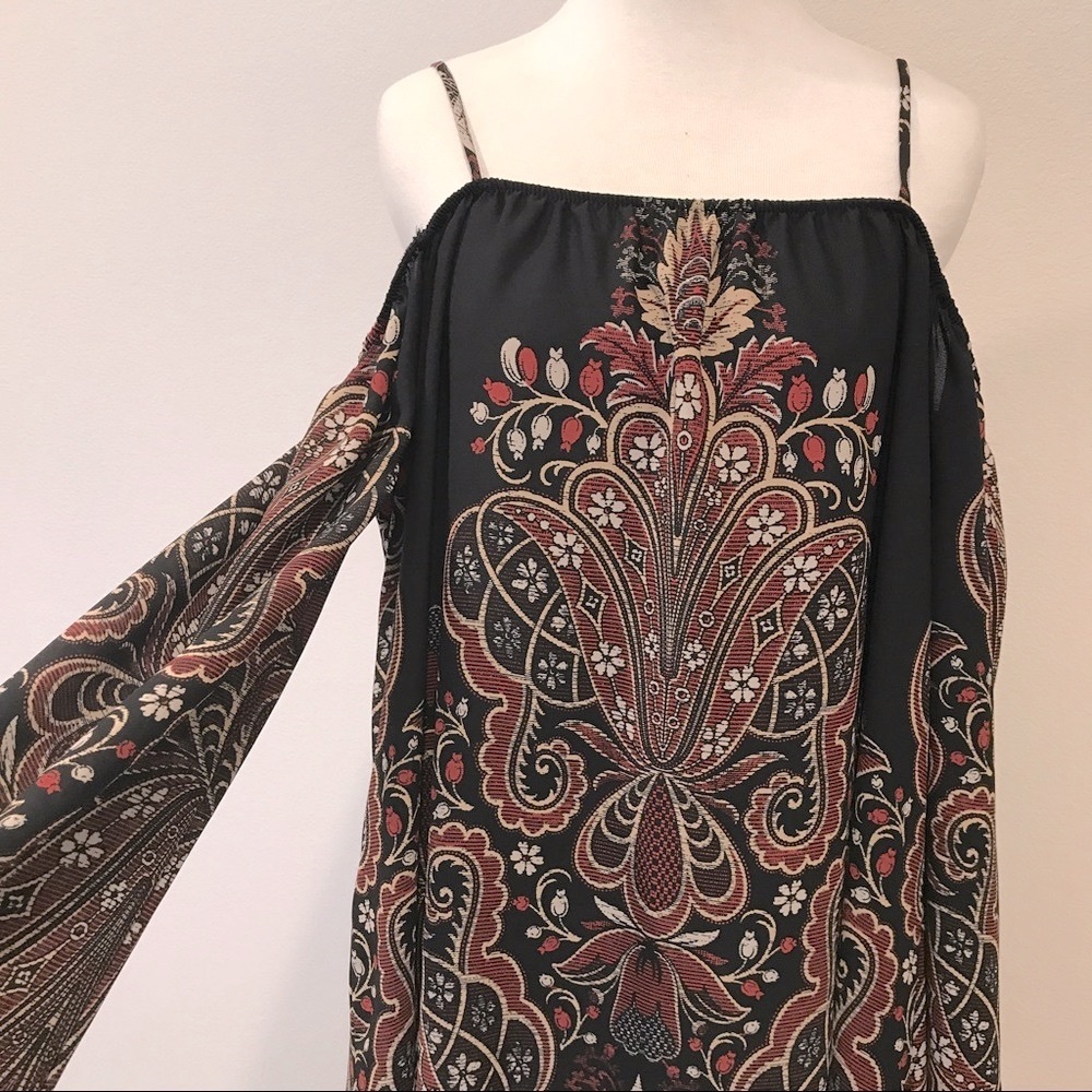 Off the shoulder mini dress paisley Print